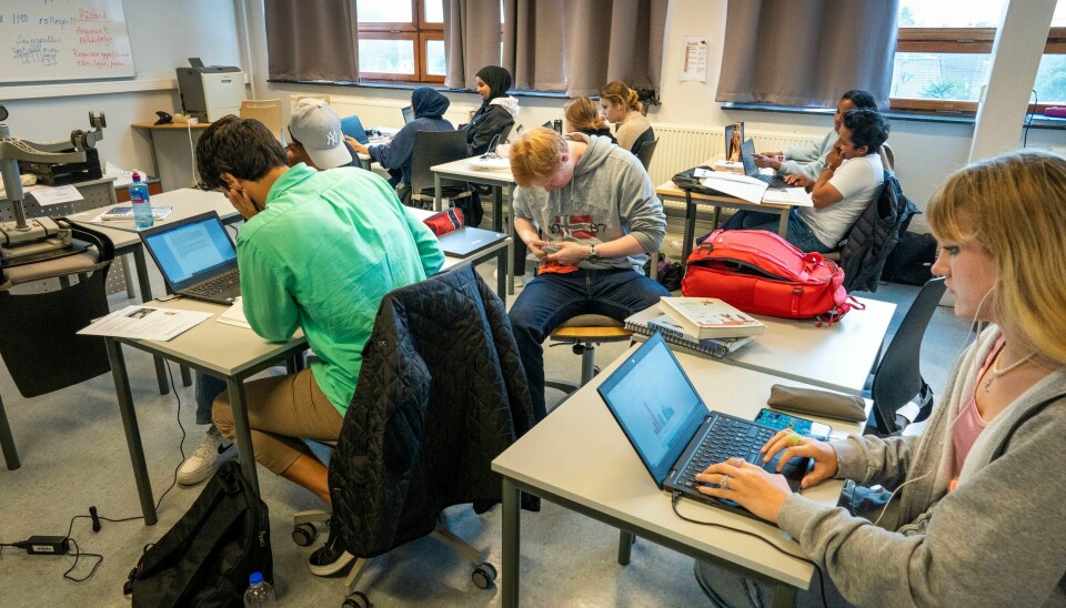 «Egenmeldingsdager» vil gi elever tillit, samtidig som at de får en innføring i hvordan fravær i arbeidslivet håndteres, mener Ashish Kumar Bhargava. Illustrasjonsfoto. Elever i klasserom