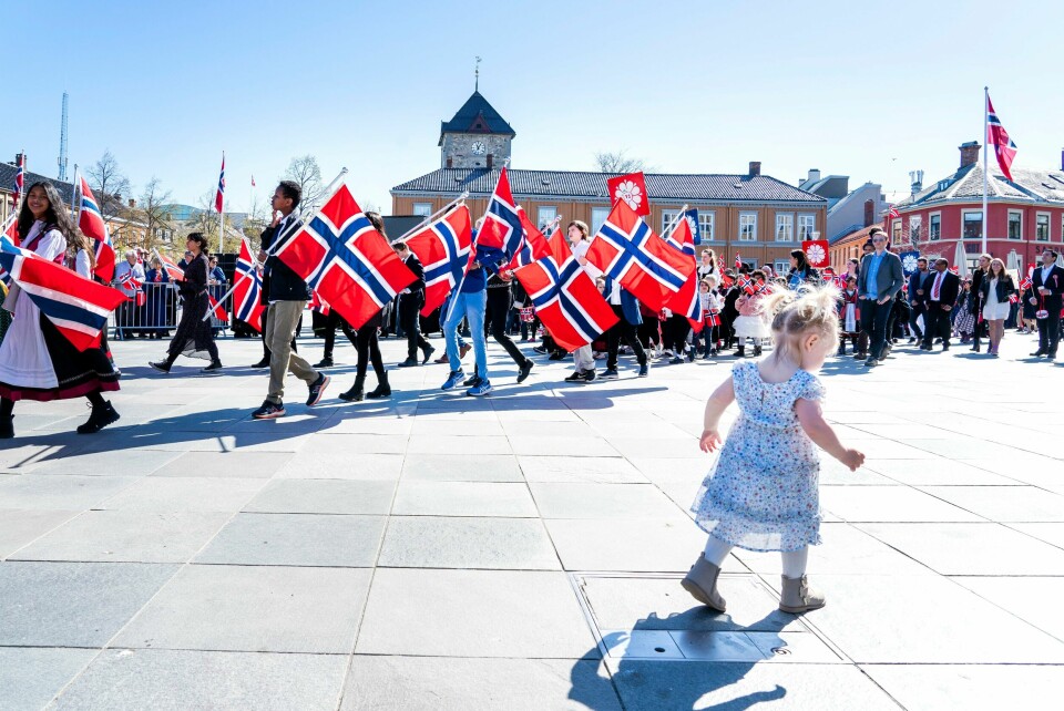 Det blir mye sol på Østlandet i dag, men barnetogene i Trondheim må nok belage seg på litt byger. Det blir mye sol på Østlandet i dag, men barnetogene i Trondheim må nok belage seg på litt byger.
