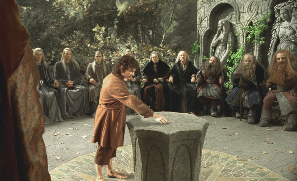 Historien om Ringenes brorskap ble kjent som den beste fantasy-dramatiseringen i filmversjon. Nå skal Warner Bros. Discovery lage en ny filmserie basert på Tolkiens klassiske roman.(AP Photo/New Line Cinema)/AP) Elijah Wood som Frodo, som gikk langt for å bevare sitt eget fylke i 'Lord Of The Rings'.
