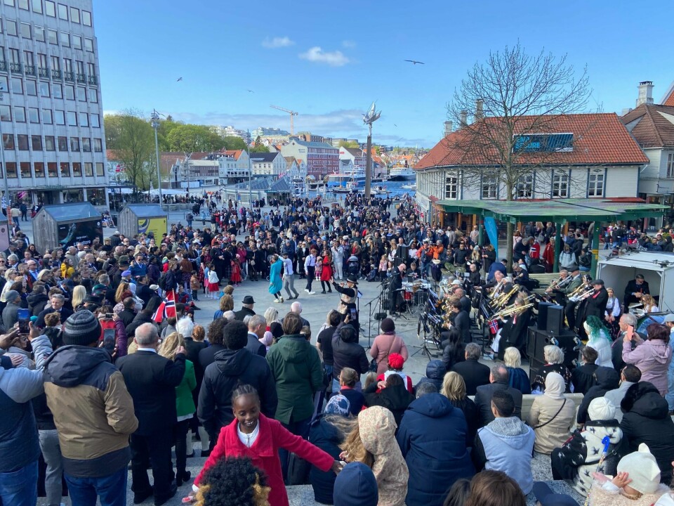 Folkeliv på torget i Stavanger 17. mai 2023. Folkeliv på torget i Stavanger 17. mai 2023.