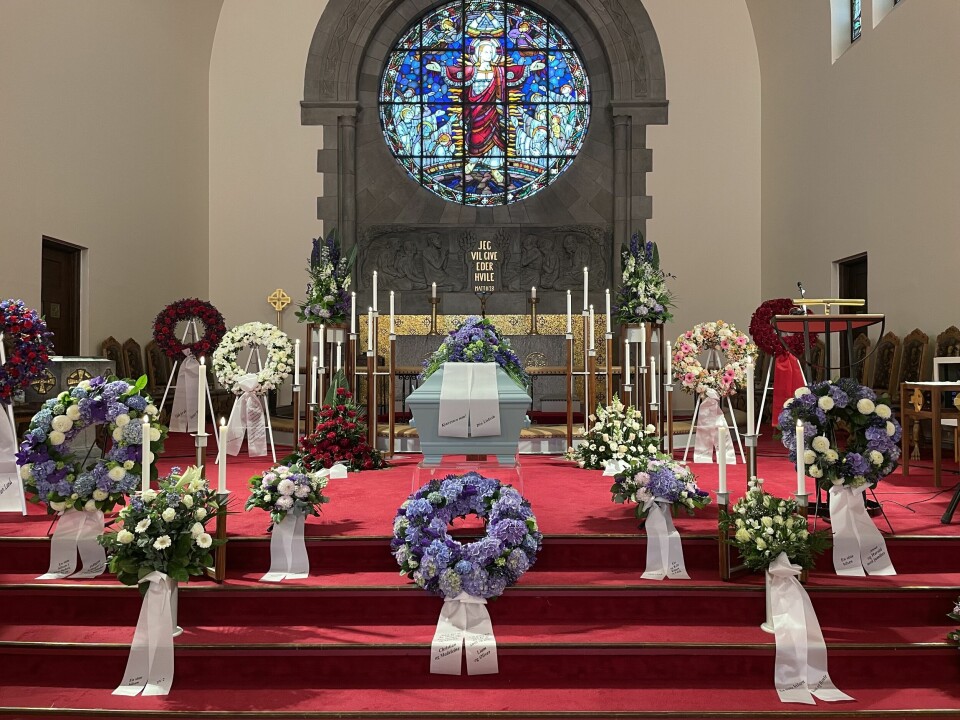 Arne Strand bisettes fra Frogner kirke. Arne Strand bisettes fra Frogner kirke.