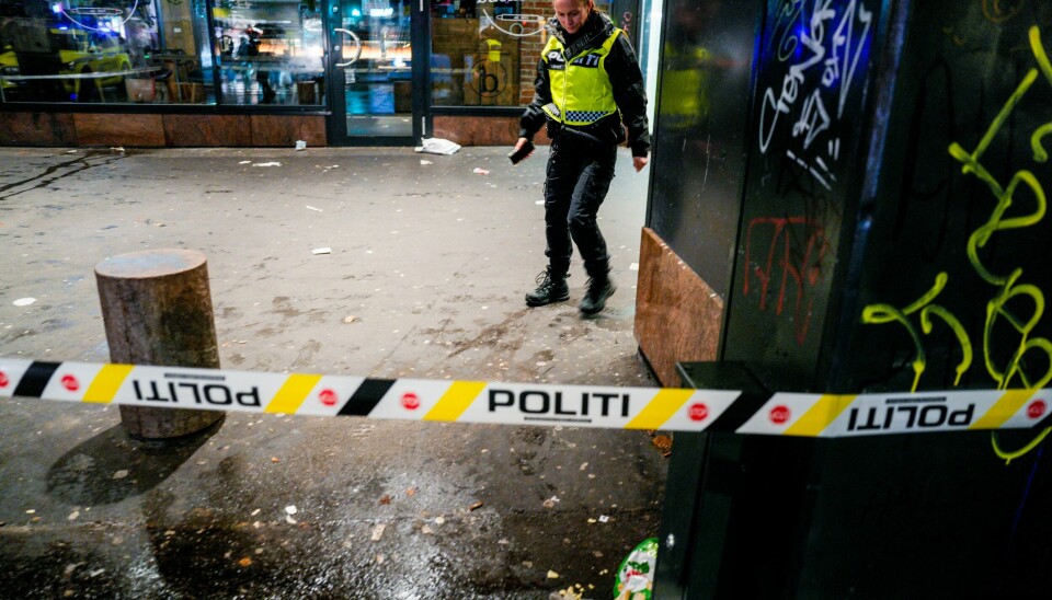 En mann ble funnet med stikkskader i Storgata i Oslo lørdag kveld. Han døde senere på sykehus. Foto: Javad Parsa / NTB