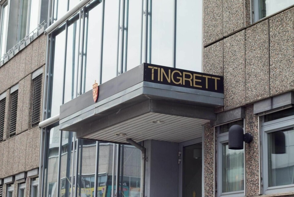 Tre menn ble mandag varetektsfengslet i forbindelse med en bortføringssak i Søndre Østfold tingrett En mann fra Østfold er i Fredrikstad tingrett dømt til åtte måneders fengsel og forbud mot å eie eller på andre måter ha ansvar for produksjonsdyr i minimum ti år