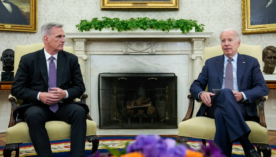 Representantenes hus skal onsdag stemme over avtalen speaker Kevin McCarthy (t.v.) har inngått med president Joe Biden om heving av det amerikanske gjeldstaket. Bildet er fra da de to møttes til samtaler om gjeldstaket i Det hvite hus tidligere i mai. Representantenes hus skal onsdag stemme over avtalen speaker Kevin McCarthy (t.v.) har inngått med president Joe Biden om heving av det amerikanske gjeldstaket. Bildet er fra da de to møttes til samtaler om gjeldstaket i Det hvite hus tidligere i mai. Foto: Alex Brandon / AP / NTB