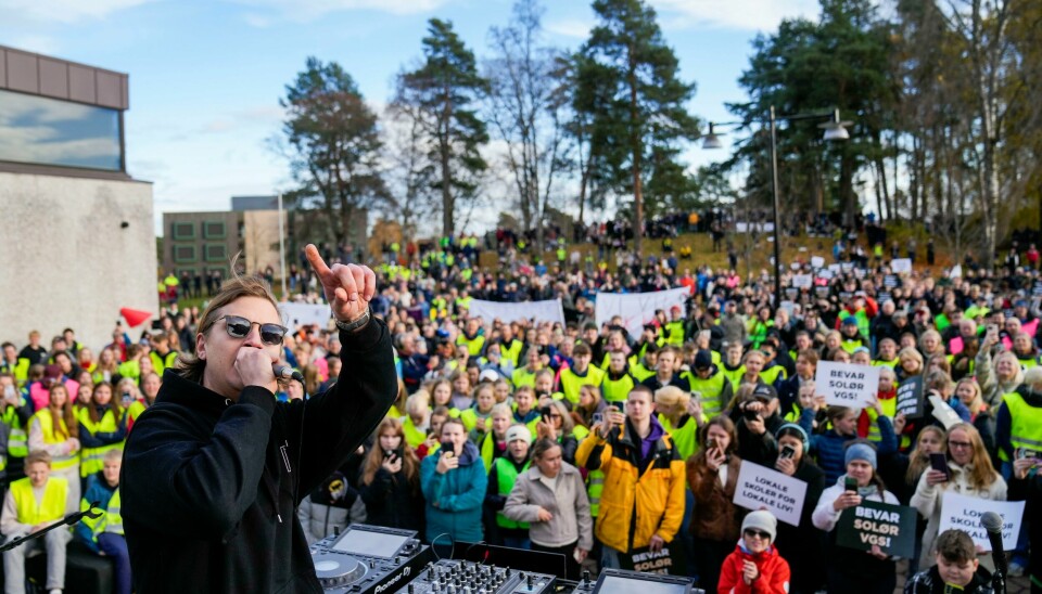 Matoma holdt konsert da Utdanningsforbundet Innlandet arrangerte en politisk demonstrasjonsstreik i Hamar i forbindelse med at fylkeskommune ønsker legge ned en rekke skoler i Innlandet. Matoma holdt konsert da Utdanningsforbundet Innlandet arrangerte en politisk demonstrasjonsstreik i Hamar i forbindelse med at fylkeskommune ønsker legge ned en rekke skoler i Innlandet. Foto: Fredrik Varfjell / NTB