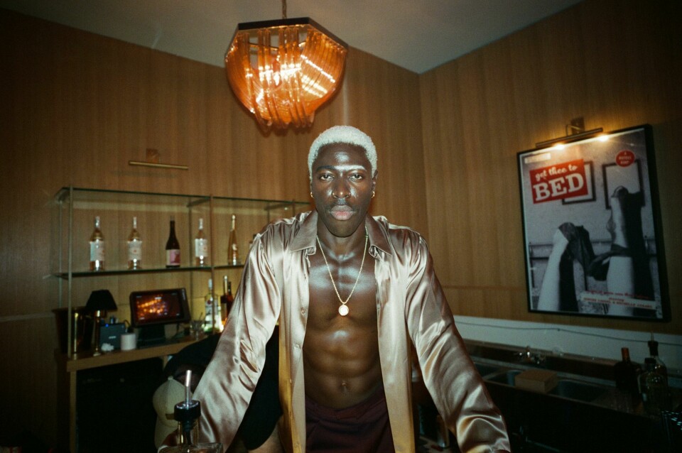 Moses Sumney er en av flere musikere som har roller i «The Idol». Moses Sumney er en av flere musikere som har roller i «The Idol».