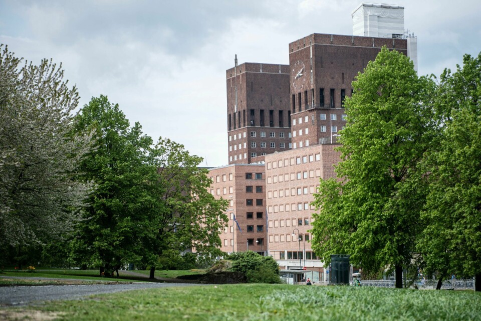 Drapet fant sted utenfor Oslo rådhus 19. juli 2021. Den 43 år gamle mannen som er dømt i saken, får redusert erstatningsbeløpet han må erstatte til den avdødes etterlatte. Illustrasjonsfoto: Annika Byrde / NTB Drapet fant sted utenfor Oslo rådhus 19. juli 2021. Den 43 år gamle mannen som er dømt i saken, får redusert erstatningsbeløpet han må erstatte til den avdødes etterlatte. Illustrasjonsfoto: Annika Byrde / NTB