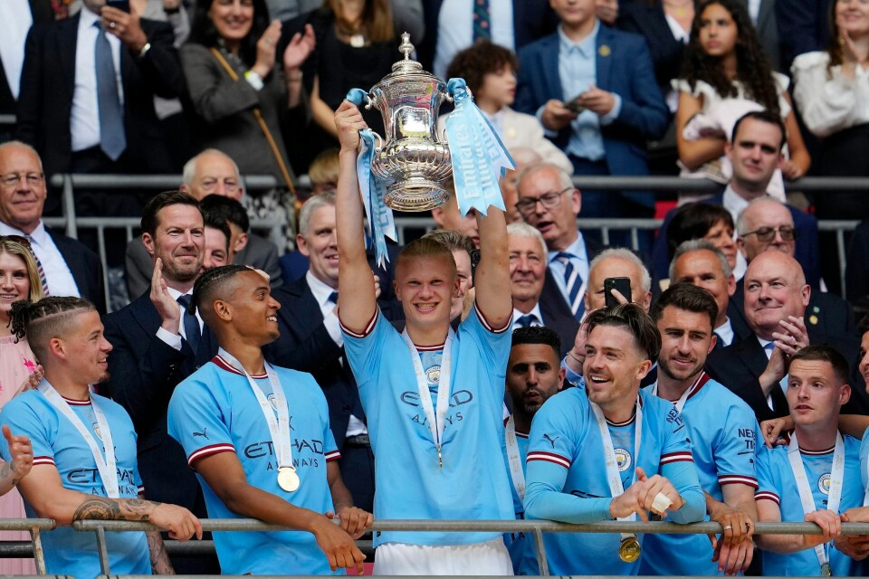 Erling Braut Haaland kunne juble for nok et trofé med Manchester City lørdag. Erling Braut Haaland kunne juble for nok et trofé med Manchester City lørdag. Foto: Jon Super / AP Photo / NTB