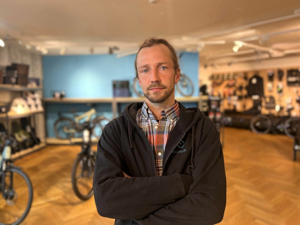 Evo-butikksjefen Øystein Lie flyttet fra Oslo til Stavanger for å åpne butikken butikken i Breigata. Helt siden han kom, har han vært imponert over hvor enkelt det er å komme seg fram på to hjul i Stavanger. Stavanger utvider støtten til kjøp av elsykler