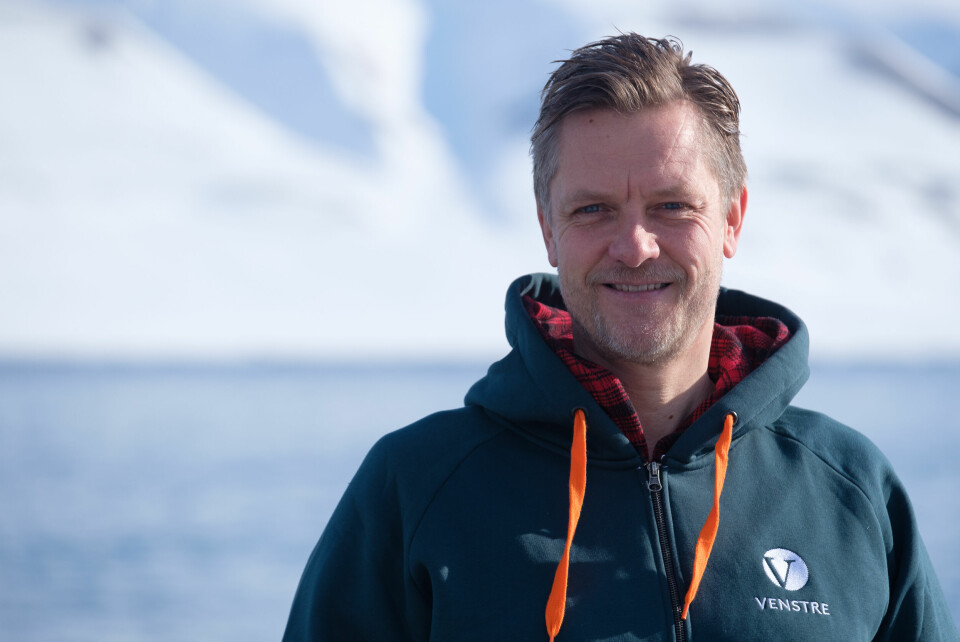 Terje Aunevik (V) sier prosessen rundt energiomstillingen på Svalbard har hatt preg av høyt tempo. Terje Aunevik (V) sier prosessen rundt energiomstillingen på Svalbard har hatt preg av høyt tempo.