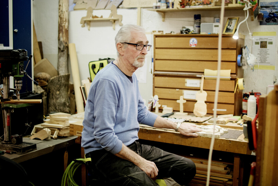 Arild Hov (72) hadde en gammel hobby han kunne finne tilbake til. Det er det ikke alle eldre som har. Arild Hov (72) er frivillig, og leder snekkerverkstedet på Ensjøtunet Omsorg+ i Oslo.
