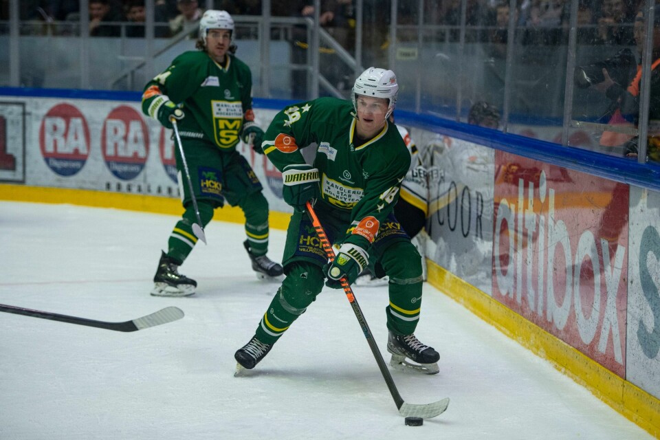 Manglerud Star har mistet eliteserielisensens sin etter økonomiske problemer. Tirsdag ble lagets anke avvist at ishockeyforbundets ankeutvalg. Manglerud Star, her ved Theodor Steen-Gulbrandsen, får ikke eiteserielisens for neste sesong. Det har styret i ishockeyforbundet bestemt. Foto: Carina Johansen / NTB