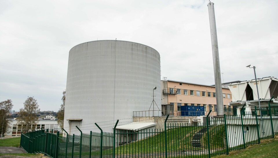 IFE sitter igjen med 16,5 tonn brukt atombrensel etter driften av fire forskningsreaktorer, hvorav 6 tonn er lagret på Kjeller. IFE sitter igjen med 16,5 tonn brukt atombrensel etter driften av fire forskningsreaktorer, hvorav 6 tonn er lagret på Kjeller.