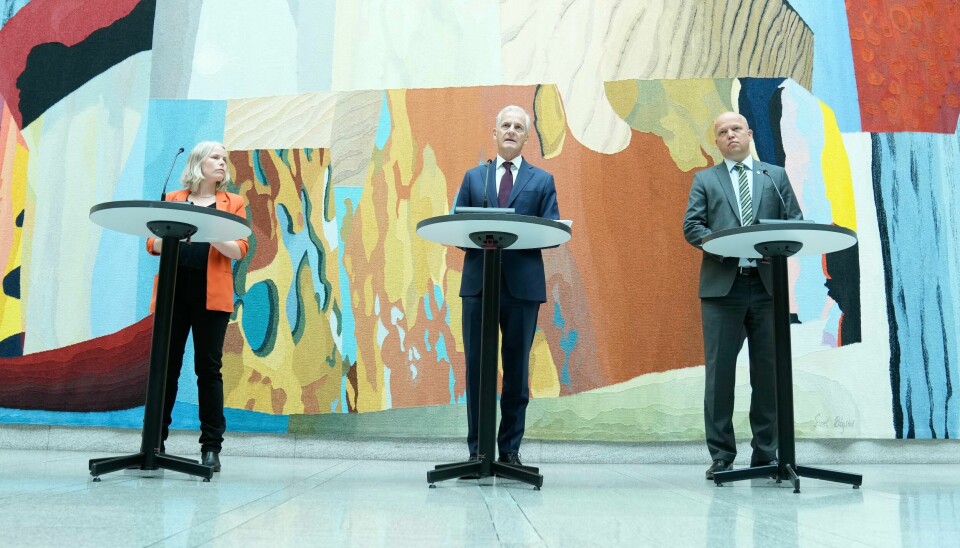 Statsminister Jonas Gahr Støre (Ap), finansminister Trygve Slagsvold Vedum (Sp) og SV-leder Kirsti Bergstø under onsdagens pressekonferanse om aktivitet og utvikling i Øst-Finnmark. Statsminister Jonas Gahr Støre (Ap), finansminister Trygve Slagsvold Vedum (Sp) og SV-leder Kirsti Bergstø under onsdagens pressekonferanse om aktivitet og utvikling i Øst-Finnmark. Foto: Fredrik Varfjell / NTB
