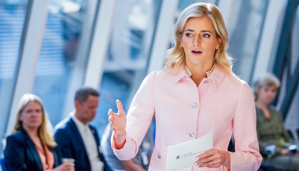 Justis- og beredskapsminister Emilie Enger Mehl må komme til Stortinget for å redegjøre om evalueringsrapporten etter Oslo-skytingen, krever SV. Her er Mehl under et med skeive organisasjoner og Oslo Pride nylig. Justis- og beredskapsminister Emilie Enger Mehl må komme til Stortinget for å redegjøre om evalueringsrapporten etter Oslo-skytingen, krever SV. Her er Mehl under et med skeive organisasjoner og Oslo Pride nylig. Foto: Ole Berg-Rusten / NTB