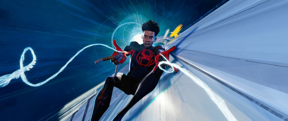 Etter animasjonsfilmene om Spider-mans grenseløse univers venter en live action-film om tenåringen MIles Morales, den første Spider-Man med mørk hud. Etter animasjonsfilmene om Spider-mans grenseløse univers venter en live action-film om tenåringen MIles Morales, den første Spider-Man med mørk hud.