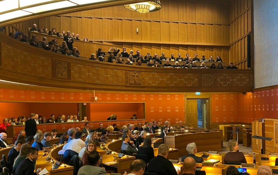 Et galleri sprekkferdig med sinte skuespillere møtte Oslo bystyre onsdag ettermiddag. Et galleri sprekkferdig med sinte skuespillere møtte Oslo bystyre onsdag ettermiddag.