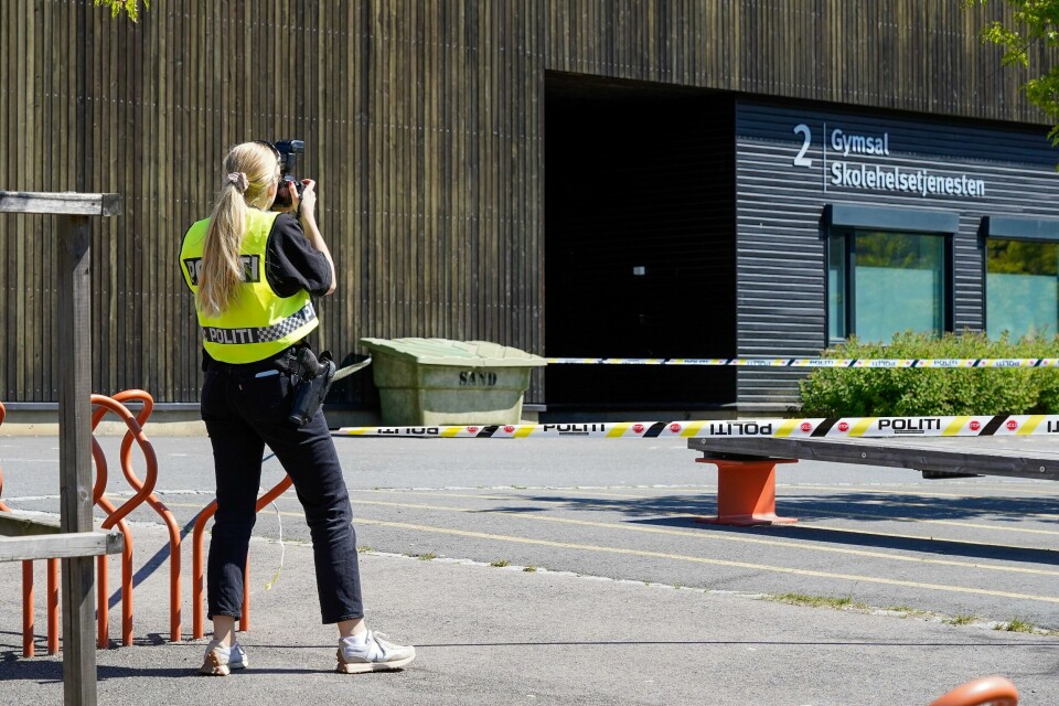 En person er alvorlig skadd etter å ha blitt knivstukket på Furuset i Oslo. Ingen personer er foreløpig pågrepet i saken. En person er alvorlig skadd etter å ha blitt knivstukket på Furuset i Oslo. Ingen personer er foreløpig pågrepet i saken. Foto: Terje Bendiksby / NTB