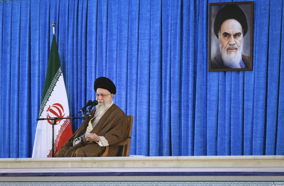 Irans øverste leder ayatolla Ali Khamenei sier at en atomavtale med Vesten er mulig, dersom landets kjernefysiske infrastruktur ikke blir berørt. Irans øverste leder ayatolla Ali Khamenei sier at en atomavtale med Vesten er mulig, dersom landets kjernefysiske infrastruktur ikke blir berørt. Foto: Khameinis kontor via AP / NTB
