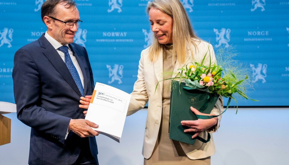 Klima- og miljøminister Espen Barth Eide (Ap) mottok 6. juni et forslag fra Genteknologiutvalget om endringer i genteknologiloven. Utvalgsleder Anna Wargelius sier flertallet i utvalget ønsker en betydelig oppmykning. Klima- og miljøminister Espen Barth Eide (Ap) mottok 6. juni 2023 et forslag fra Genteknologiutvalget om endringer i genteknologiloven. Utvalgsleder Anna Wargelius sier flertallet i utvalget ønsker en betydelig oppmykning.