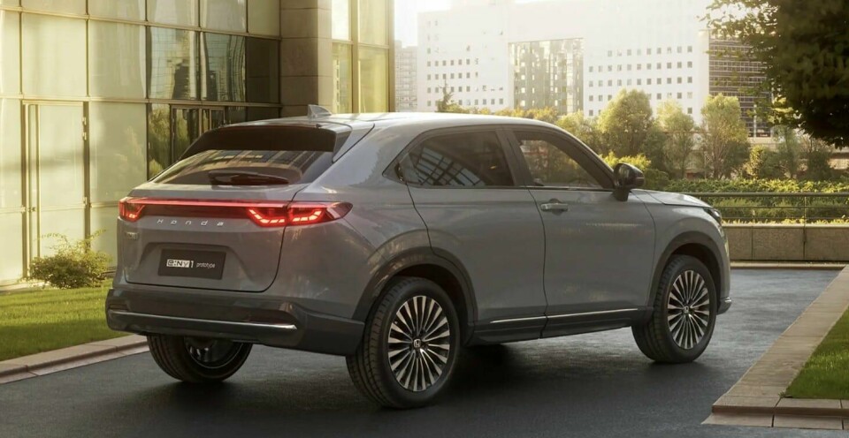 SUV: Her ser vi e:Ny1 fra Honda. SUV: e:Ny1 blir Hondas første elektriske familiebil. Foto: Produsenten