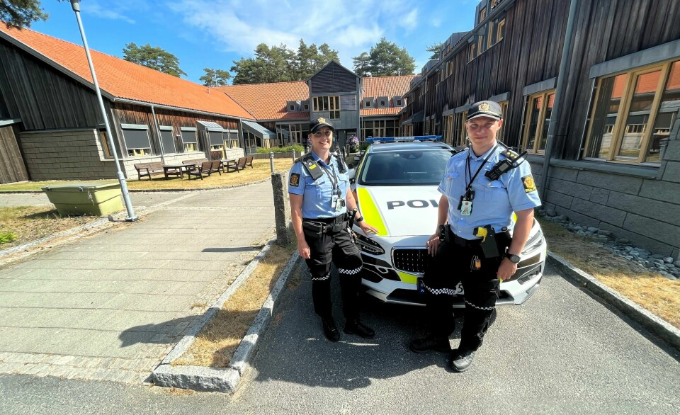 Politibetjentene Vilde Andersen og Knut André Bjørnerød er blant de som skal jobbe på Hvaler i sommer. Politibetjentene Vilde Andersen og Knut André Bjørnerød er blant de som skal jobbe på Hvaler i sommer.