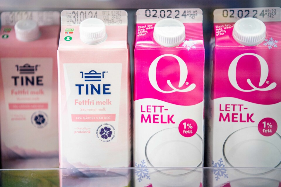 Tine går inn for å fjerne den såkalte overproduksjonsavgiften på melk ut 2024 for å få opp melkeproduksjonen. Tine går inn for å fjerne den såkalte overproduksjonsavgiften på melk ut 2024 for å få opp melkeproduksjonen. Foto: Rodrigo Freitas / NTB