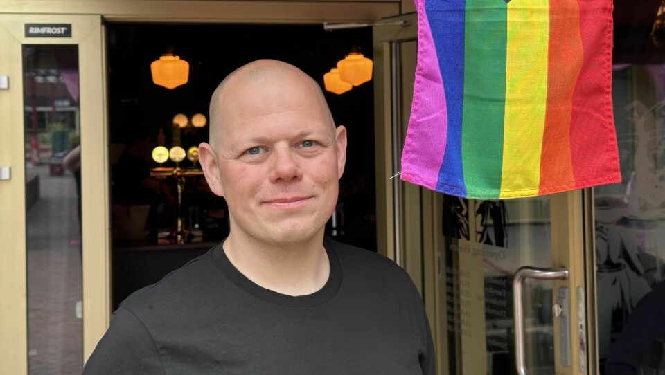 John Trygve Tollefsen savner at storsamfunnet slår ettertrykkelig ring rundt det skeive miljøet etter terroren i fjor sommer. John Trygve Tollefsen savner at storsamfunnet slår ettertrykkelig ring rundt det skeive miljøet etter terroren i fjor sommer.