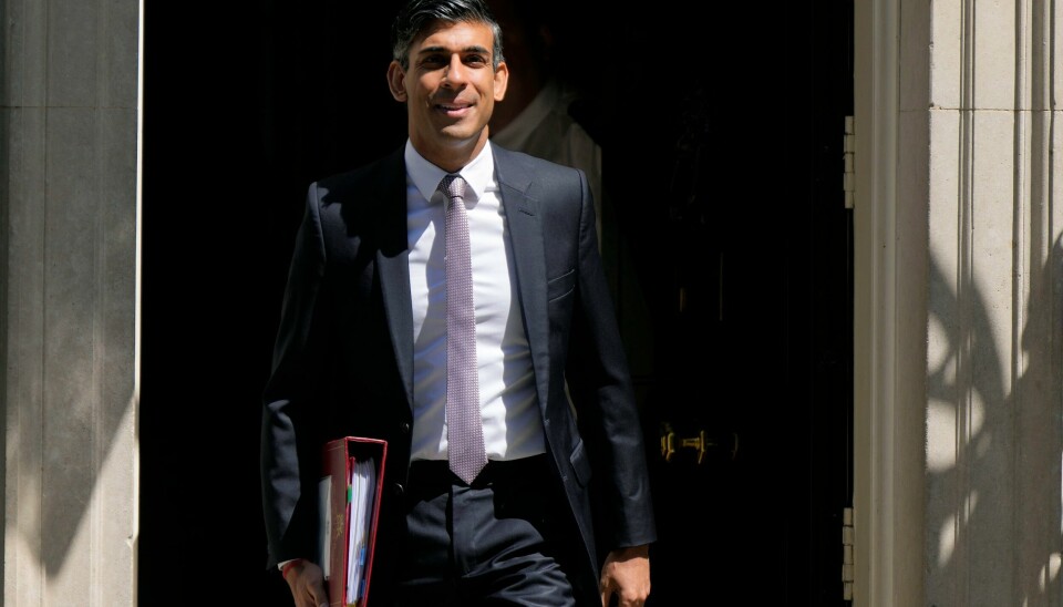 Storbritannias statsminister Rishi Sunak holder tett om hva han mener om rapporten mot forgjengeren Boris Johnson. Foto: Alastair Grant / AP / NTB Storbritannias statsminister Rishi Sunak holder tett om hva han mener om rapporten mot forgjengeren Boris Johnson. Foto: Alastair Grant / AP / NTB