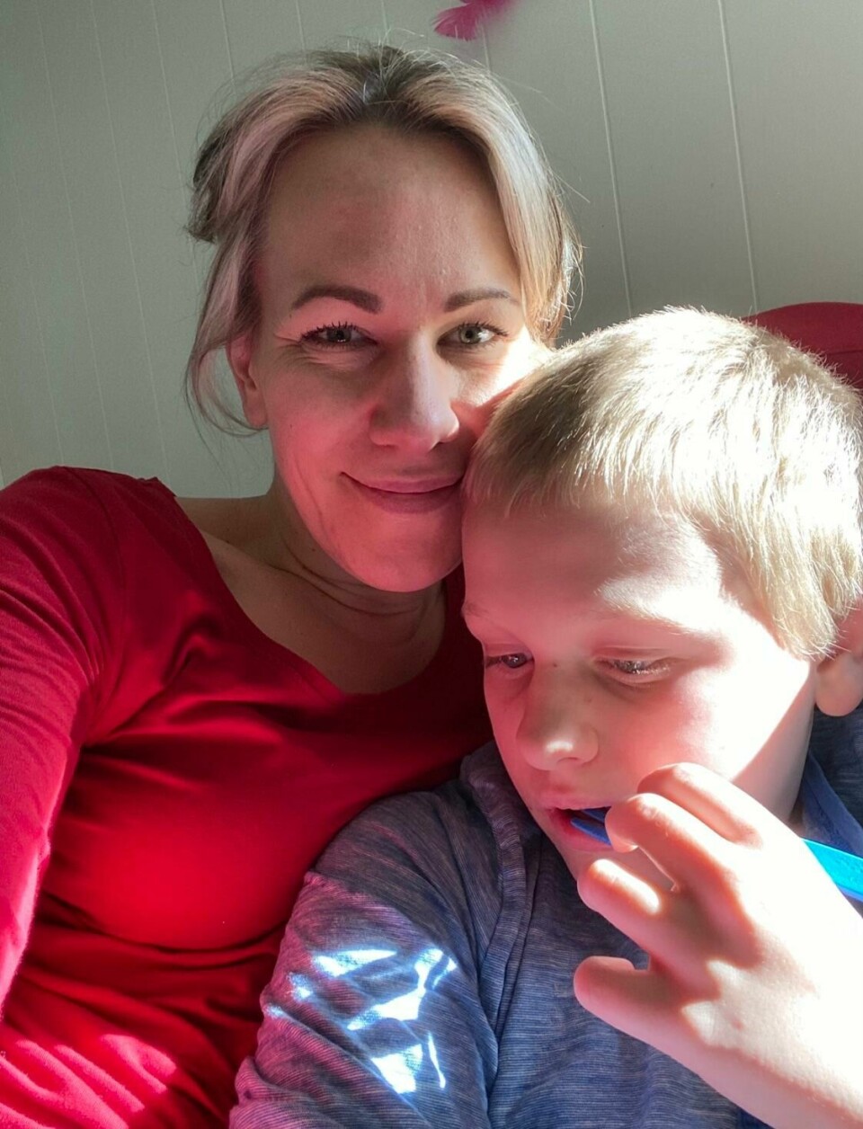 Inger er mor til tenåringen Elias, som skal fortsette på kompetanseskole istedenfor å begynne på ungdomsskolen. Hun ønsker at CRPD, «Convention on the Rights of Persons with Disabilities» eller Konvensjonen for funksjonshemmede, skal inkorporeres i norsk lov.