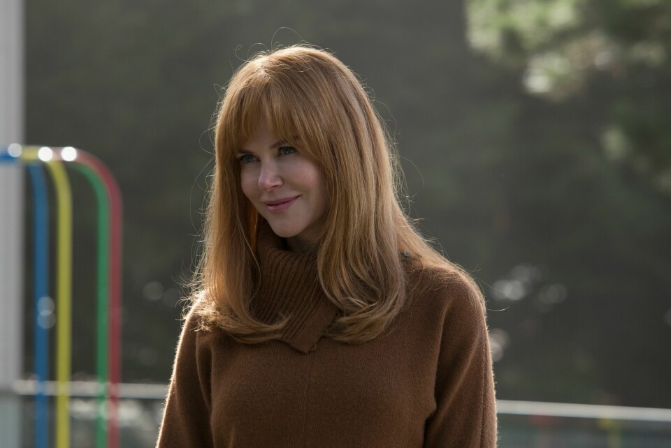 Nicole Kidman hadde en av hovedrollene i HBO-serien «Big Little Lies», skrevet av forfatteren bak «Nine Perfect Strangers», som Kidman også har hovedrollen og er medprodusent på. Nicole Kidman hadde en av hovedrollene i HBO-serien «Big Little Lies», skrevet av forfatteren bak «Nine Perfect Strangers», som Kidman også har hovedrollen og er medprodusent på.