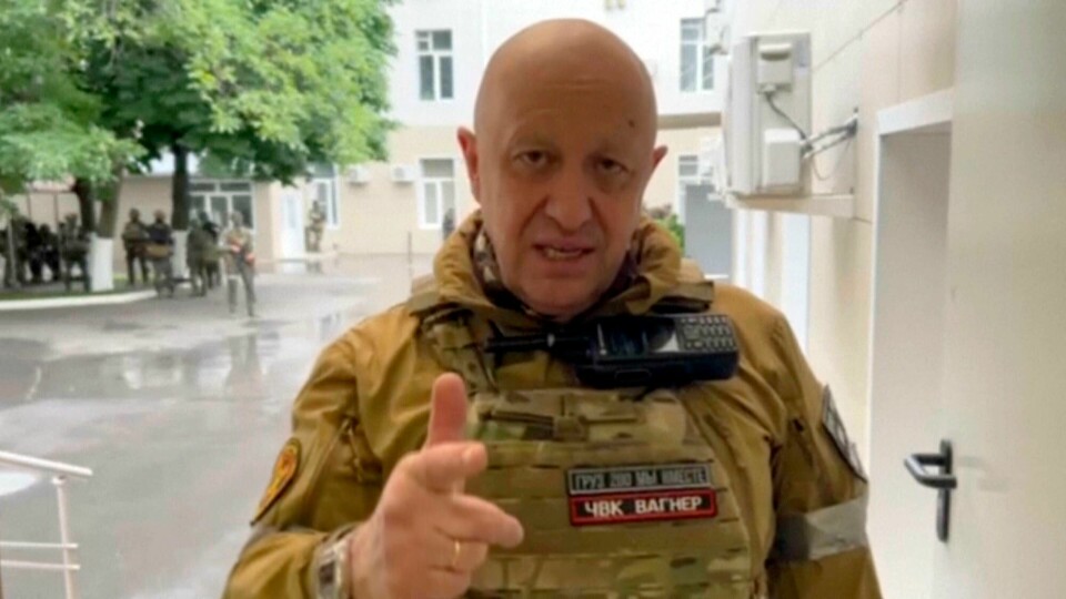 Wagner-leder Jevgenij Prigozjin. Jevgenij Prigozjins pressetjeneste offentliggjorde en videotale fra leiesoldatselskapets leder i Rostov-na-Donu lørdag. Dette er en skjermdump fra videoen.
