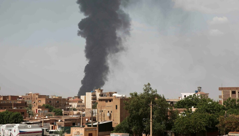 Verdens helseorganisasjon (WHO) anslår at nesten 25 millioner mennesker i Sudan, blant dem minst 4 millioner barn, nå trenger hjelp utenfra. Bildet er tatt i Khartoum tidligere i juni. Verdens helseorganisasjon (WHO) anslår at nesten 25 millioner mennesker i Sudan, blant dem minst 4 millioner barn, nå trenger hjelp utenfra. Bildet er tatt i Khartoum tidligere i juni. Foto: AP / NTB