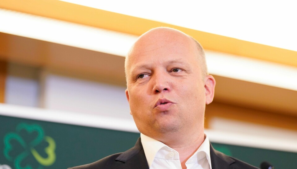 Det er ikke myndighetenes jobb å gi næring til livsløgnen vår om at vin og biff hver dag er sunt, skriver vår kommentator. Det er ikke myndighetenes jobb å gi næring til livsløgnen vår om at vin og biff hver dag er sunt, skriver vår kommentator.