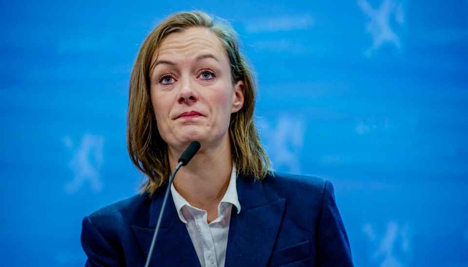 Tidligere kultur- og likestillingsminister Anette Trettebergstuen hevder hun aldri ble advart mot at hennes forståelse av habilitetsregelverket var feil. Anette Trettebergstuen (Ap) vil ikke bli fjernet fra sentralstyret til partiet. Foto: Stian Lysberg Solum / NTB