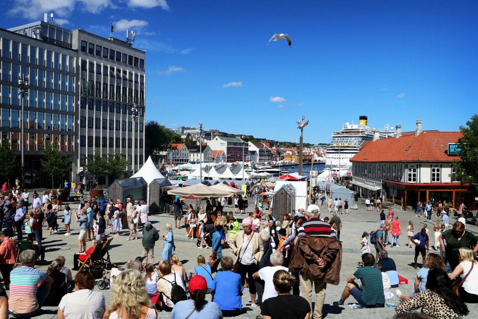 Onsdag åpnet Gladmat 2022, og for første gang på tre år arrangeres festivalen i fullskala. Onsdag åpnet Gladmat 2022, og for første gang på tre år arrangeres festivalen i fullskala.
