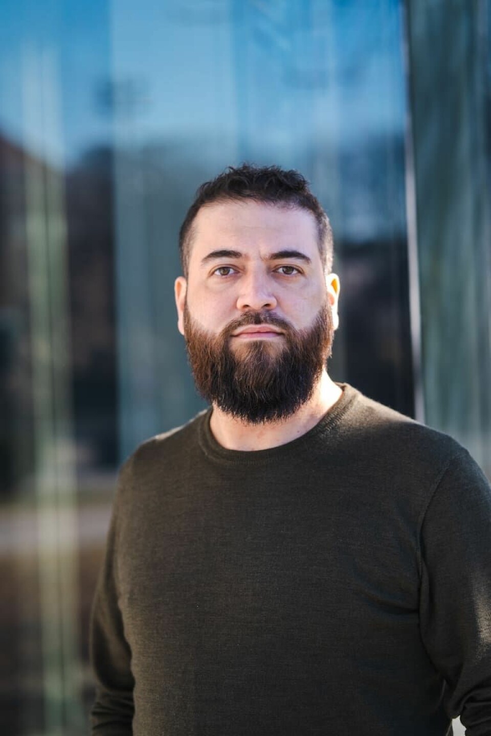 Diego Marin Rios Mann ser seriøs ut, skjegg og bart