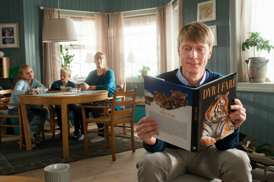 Vidkun Rotevatn (Ola G. Furuseth), kona Line Rotevatn (Tone Mostraum) og barna Hennie og Sveinung (Idun og Mikkel Aune Skretting) - en av familiene som vakte begeistring hos nær en halv million seere da serien kom i 2014. Vidkun Rotevatn (Ola G. Furuseth), kona Line Rotevatn (Tone Mostraum) og barna Hennie og Sveinung (Idun og Mikkel Aune Skretting) - en av familiene som vakte begeistring hos nær en halv million seere da serien kom i 2014.