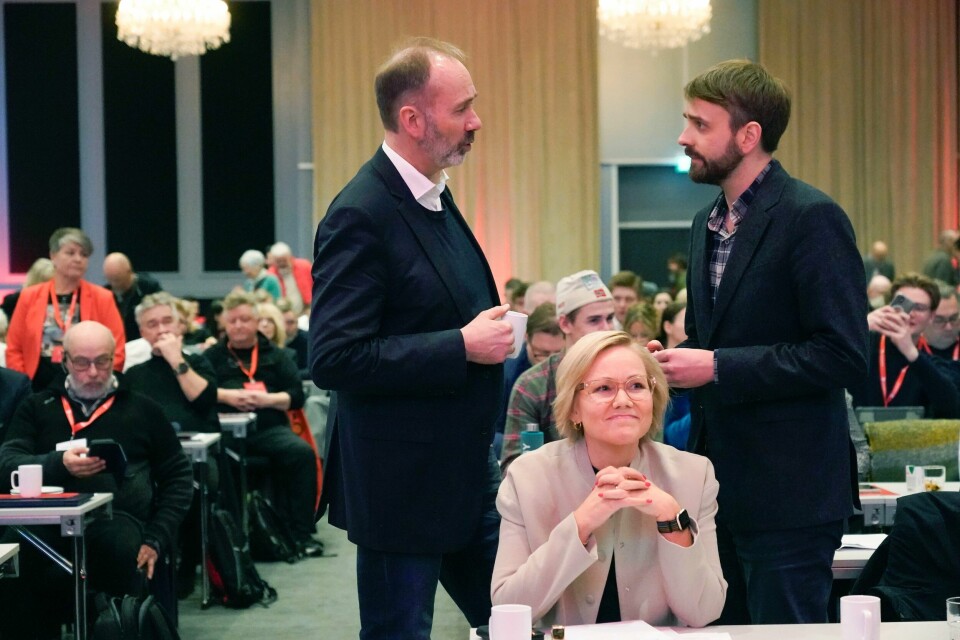 Trond Giske (t.v.) er vraket som listetopp av nominasjonskomiteen i Trøndelag Ap. Her fra fylkesårsmøtet tidligere i år med Jan Christian Vestre, og Ingvild Kjerkol. Trond Giske i samtale med Jan Christian Vestre og Ingvild Kjerkol under fylkesårsmøtet i Trøndelag i vår. Skal Giske være sikker på stortingsplass må han stå på en av de to øverste plassene på listen i Sør-Trøndelag. Foto: Terje Bendiksby / NTB