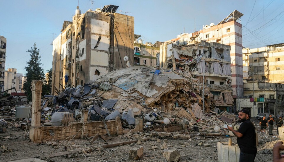 Flere bygninger ble skadet i de israelske angrepene i Beirut i løpet av natten. Flere bygninger ble skadet i de israelske angrepene i Beirut i løpet av natten. Foto: Hassan Ammar / AP / NTB