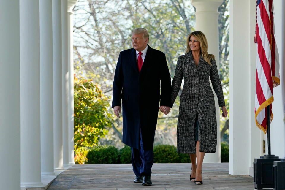 Donald Trump sier at abort er et tema som hver enkelt delstat bør ta stilling til og at det ikke skal ligge føderale føringer. Hans ektefelle Melania Trump sier at kvinner skal bestemme over egen kropp. Donald Trump sier at abort er et tema som hver enkelt delstat bør ta stilling til og at det ikke skal ligge føderale føringer. Hans ektefelle Melania Trump sier at kvinner skal bestemme over egen kropp. Foto: Susan Walsh / AP / NTB