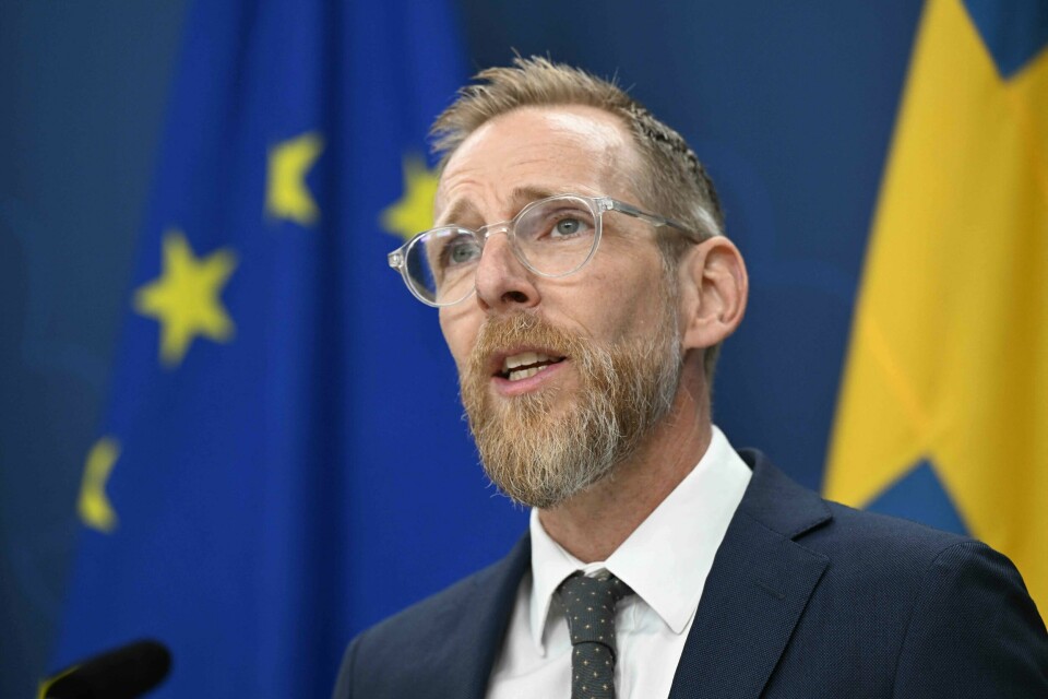 Sveriges sosialminister Jakob Forssmed. Swedish Minister for Social Affairs and Public Health Jakob Forssmed speaks during a press conference together with the Public Health Agency to inform about the situation regarding mpox, in Stockholm, on August 15, 202415, 2024. Sweden confirmed its first case of the more contagious variant of mpox, a viral infection that spreads through close contact, marking the first time it has been found outside Africa. (Photo by Fredrik SANDBERG / various sources / AFP) / Sweden OUT