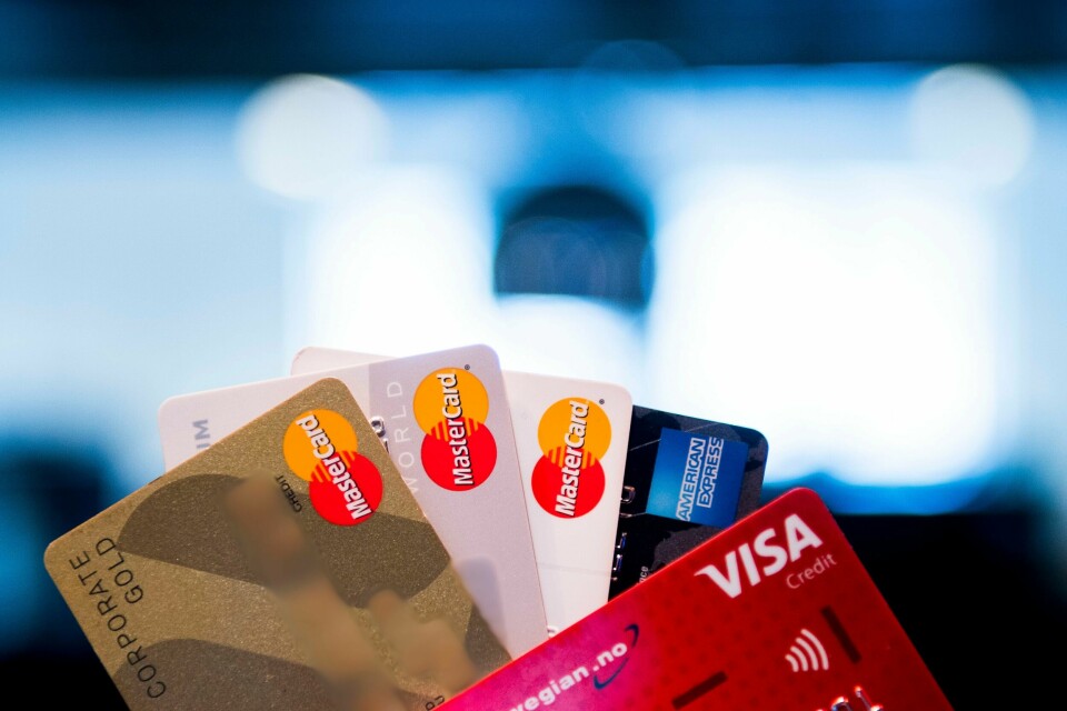 Illustrasjonsbilde av kredittkort. Forbruksgjelda auka med 1,8 milliardar kroner i juli. Foto: Jon Olav Nesvold / NTB / NPK