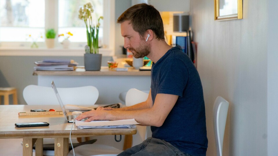 Det er ikke mulig å jobbe som renholder eller butikkmedarbeider fra kjøkkenbenken. Det er ikke mulig å jobbe som renholder eller butikkmedarbeider fra kjøkkenbenken.