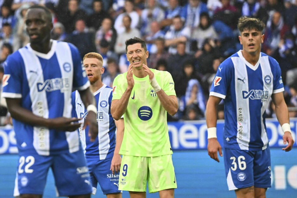 Robert Lewandowski scoret tre ganger på 25 minutter da Barcelona slo Alavés 3-0 på bortebane. Robert Lewandowski scoret tre ganger på 25 minutter da Barcelona slo Alavés 3-0 på bortebane. Foto: Miguel Oses, AP / NTB