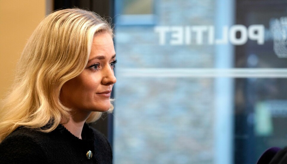 Justis- og beredskapsminister Emilie Mehl forlenger den midlertidige bevæpningen av politiet samt grensekontroll i lys av den forhøyede trusselnivået fra PST. Foto: Thomas Fure / NTB