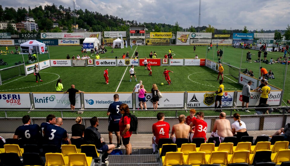 Regjeringen vil støtte VM i gatefotball for hjemløse neste år. Bildet er fra fjorårets NM i Sandvika. NM i gatefotball i Sandvika 25. mai 2024. Foto: Javad Parsa / NTB
