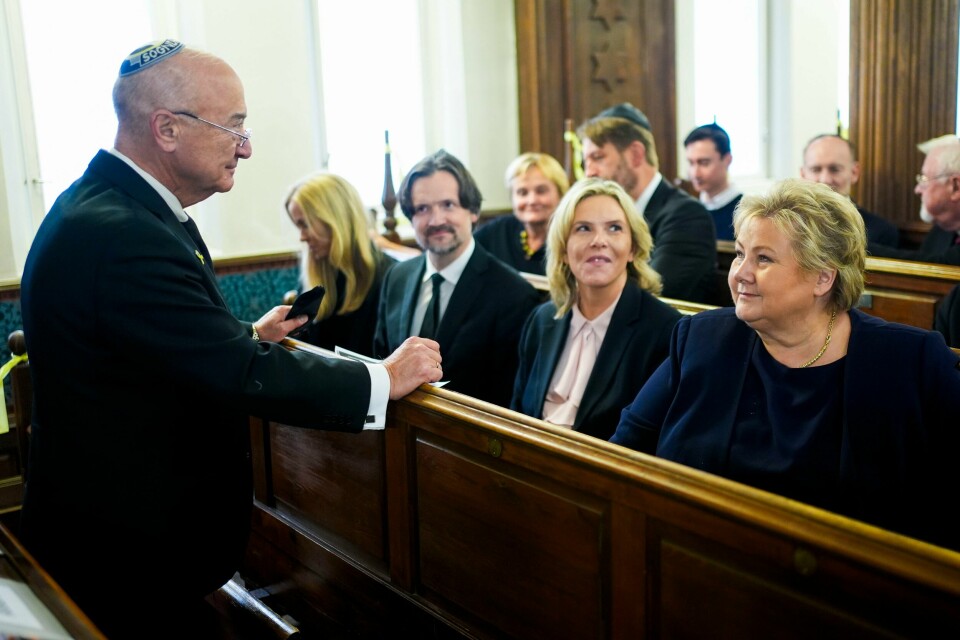 Ervin Kohn, Dag Inge Ulstein (KrF), Sylvi Listhaug (Frp) og Erna Solberg (H) til stede ved minnemarkeringen. Ervin Kohn, Dag Inge Ulstein (KrF), Sylvi Listhaug (Frp) og Erna Solberg (H) til stede ved minnemarkeringen. Foto: Terje Pedersen / NTB / POOL