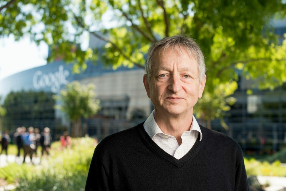 Geoffrey Hinton i 2015 i California ved hovedkvarteret til Google, hvor han på dette tidspunktet jobbet. Bildet viser Geoffrey Hinton i 2015 i California ved hovedkvarteret til Google, hvor han på dette tidspunktet jobbet. Foto: Noah Berger / AP / NTB