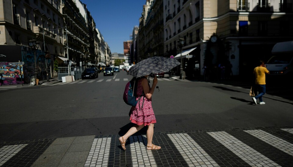 Etter en rekordvarm sommer, fortsatte det varme været mange steder i september, som her i Paris. Årets september er den nest varmeste som er registrert, ifølge EUs klimaovervåkingstjeneste Copernicus, som tror året sett under ett blir det varmeste som er registrert. Etter en rekordvarm sommer, fortatte det varme været i mange steder i september, som her i Paris. Årets september er den nest varmeste som er registrert, ifølge EUs klimaovervåkingstjeneste Copernicus, som tror året sett under ett blir det varmeste som er registrert. Arkivfoto: Thibault Camus / AP / NTB